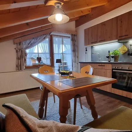 Gaestehaus Alpenparadies * Krun