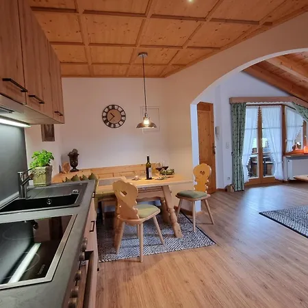 Gaestehaus Alpenparadies Apartment